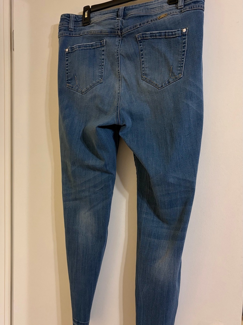 INC International Concepts Blue Distressed Skinny Jeans. Size 16 - Picture 4 of 9